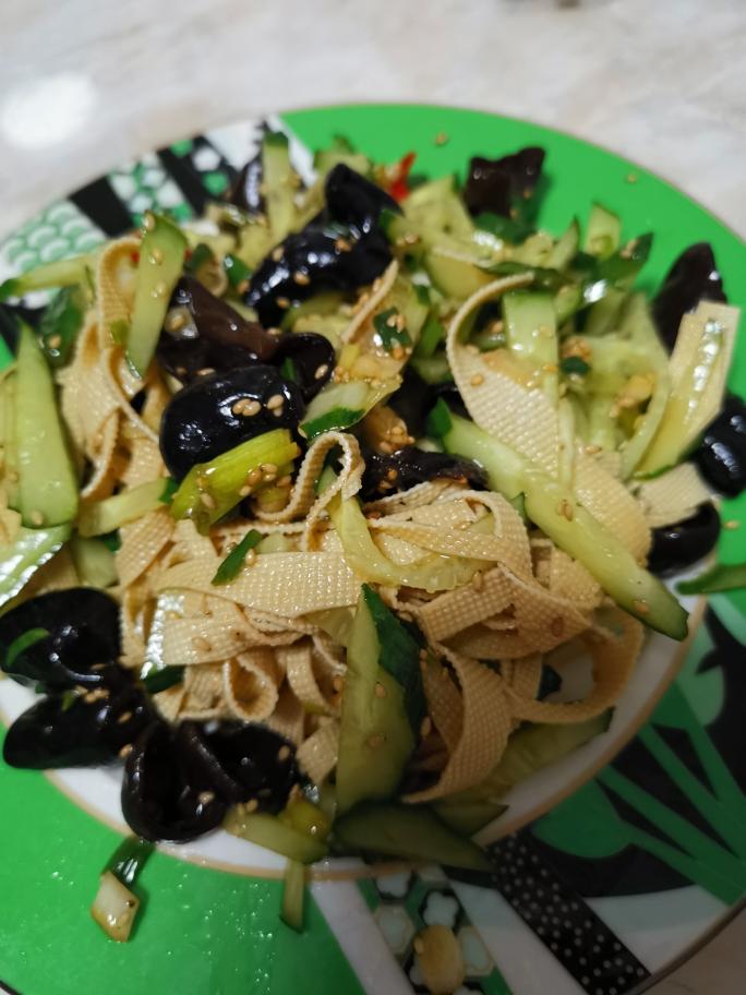 凉拌豆腐皮