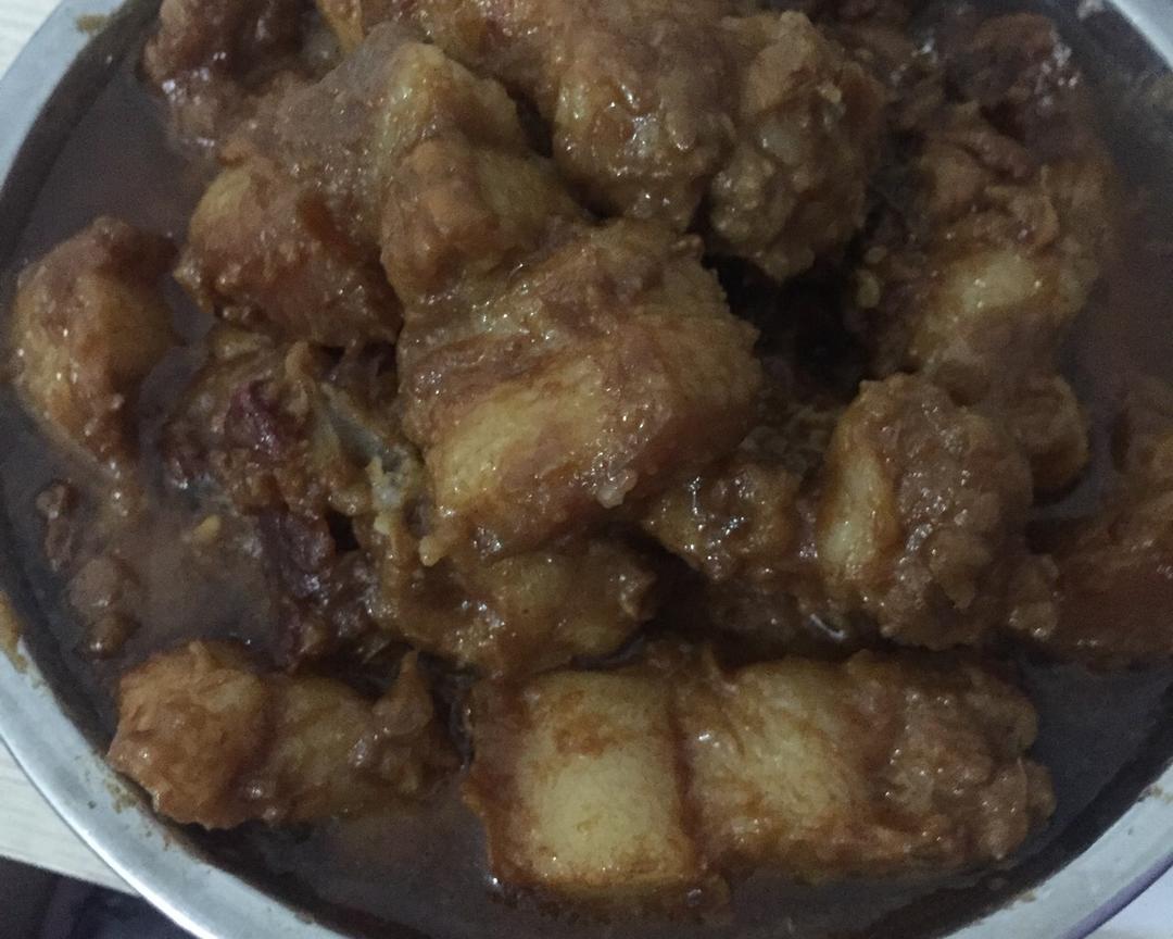 电饭锅焖五花肉的做法