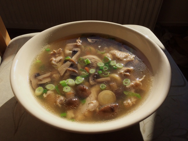 蘑菇炖鸡汤
