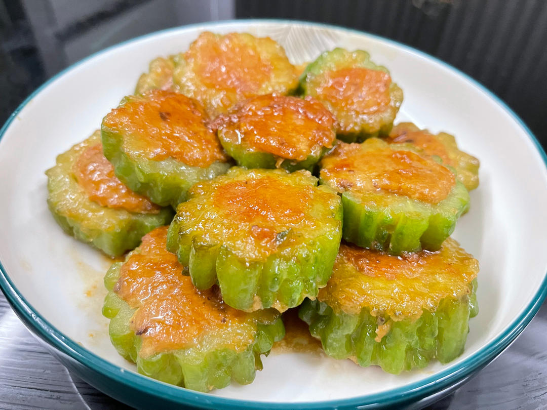 厨师长教你：“苦瓜酿肉”的家常做法，口感和味道很棒，先收藏了