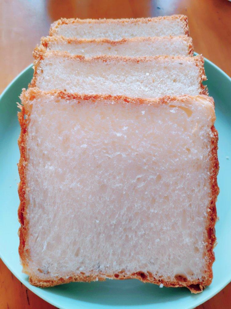 软到拿不起来的生吐司