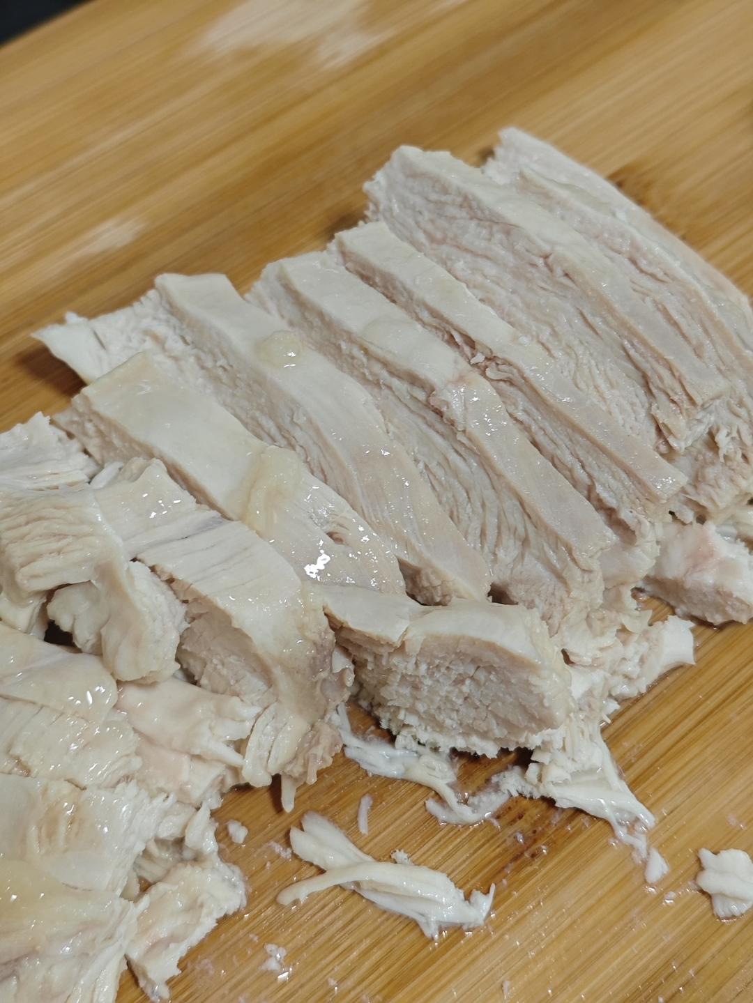 完美口感的水煮鸡胸肉 Poached Chicken Breast