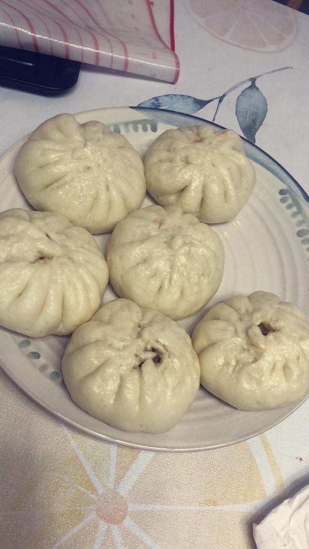 松软多汁的肉包子