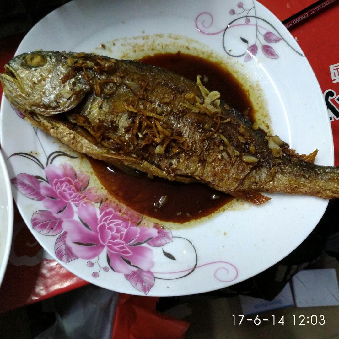 红烧黄鱼—鱼皮不破的小窍门