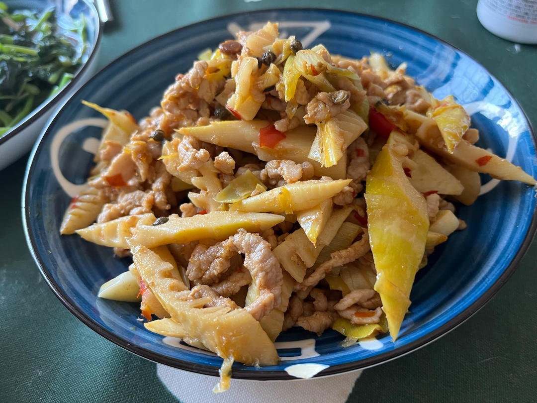 春笋炒肉（附这道菜的最佳打开方式）