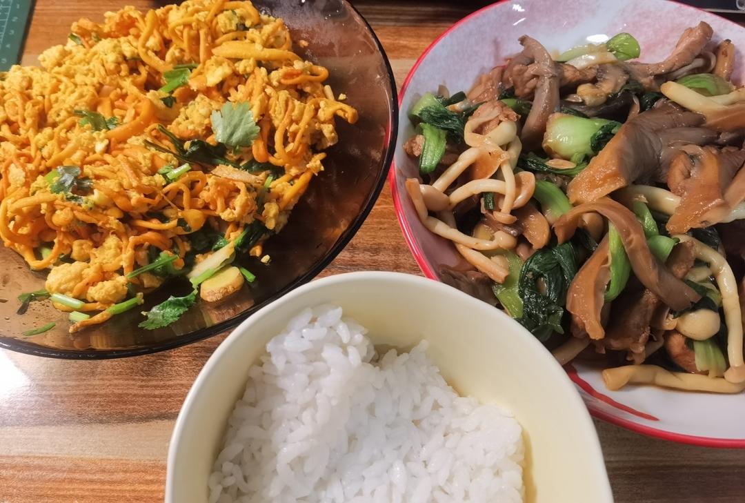 海鲜菇炒肉