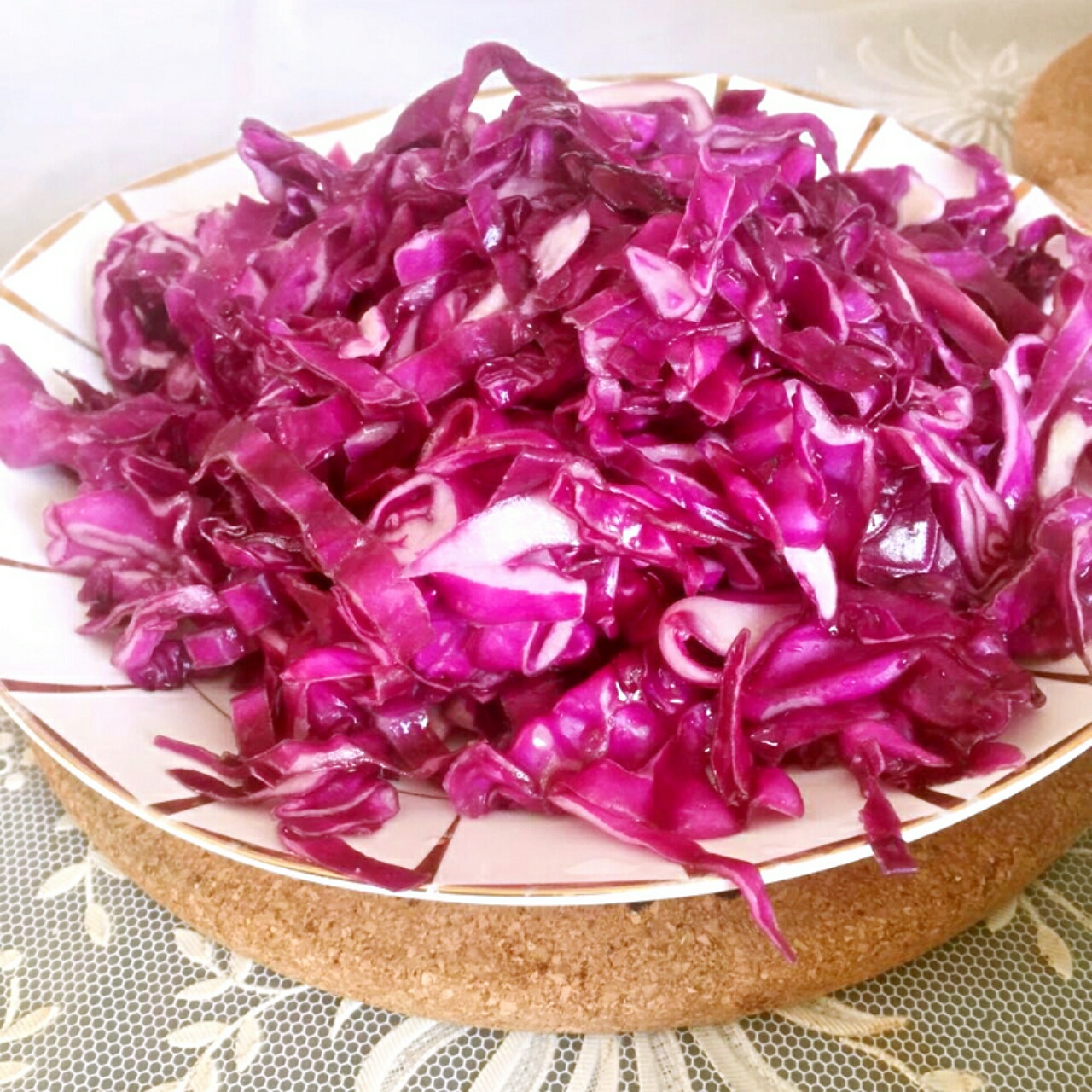 小时候可白了做的凉拌紫甘蓝