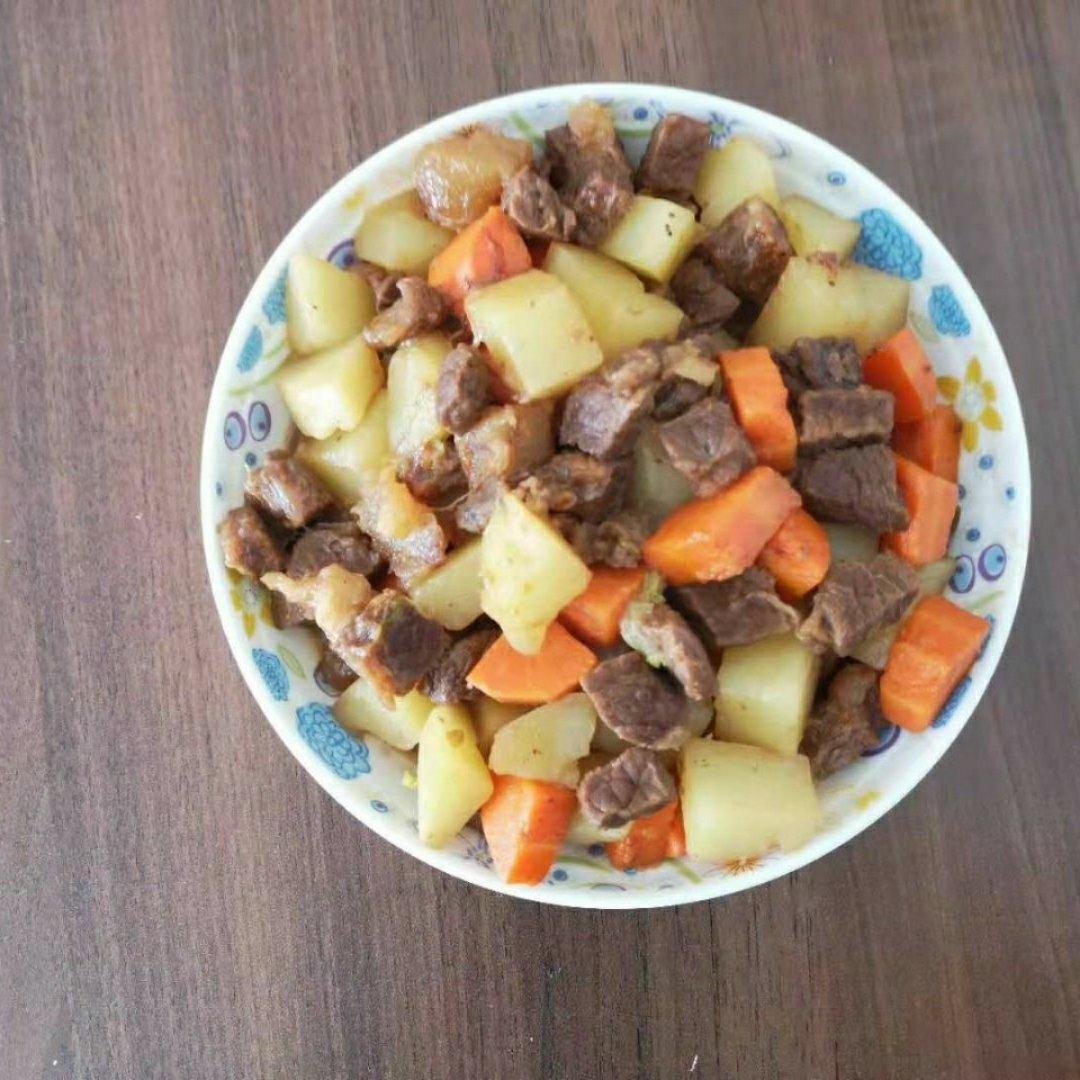 土豆胡萝卜烧牛肉