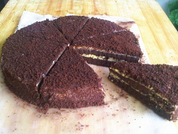 巧克力软绸夹心蛋糕