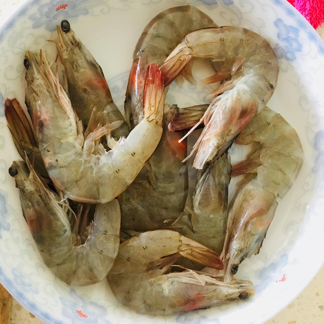 春韭炒大虾🍤的做法 步骤2