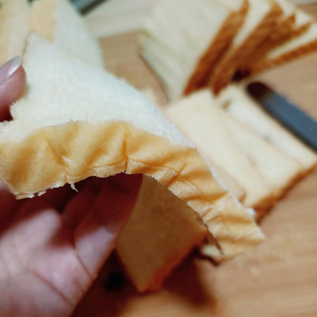 奶香纯粹的重料淡奶油吐司