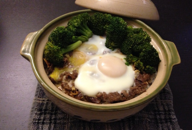 牛肉煲仔饭