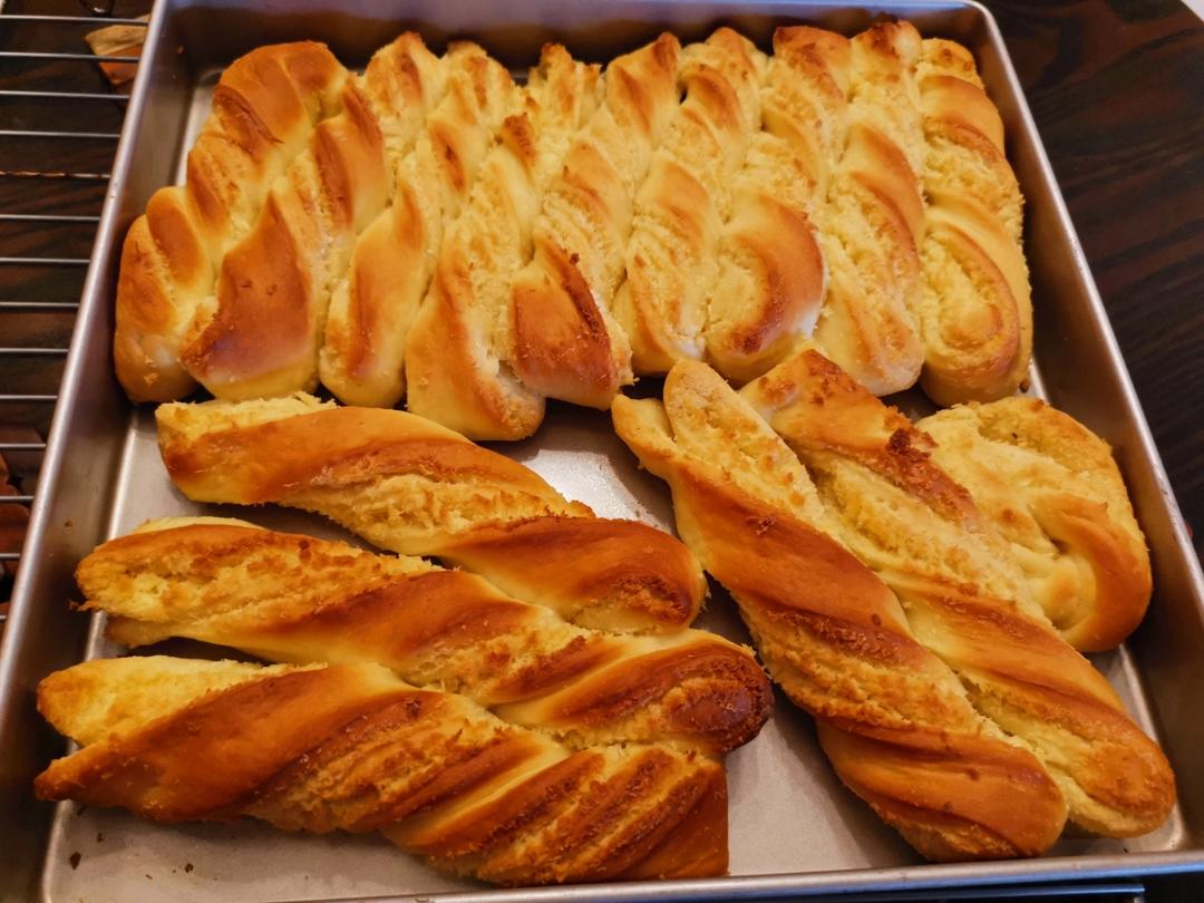 椰蓉面包棒 | 附自制椰蓉馅 两种整形方法