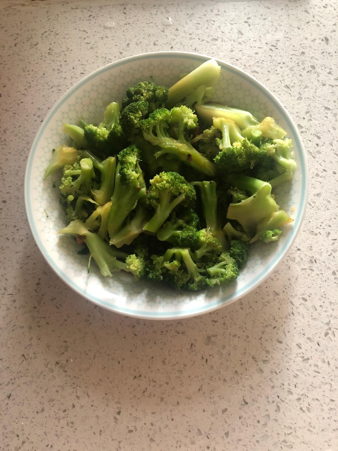 凉拌西蓝花