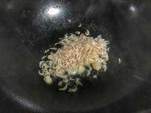 小青菜炒虾皮的做法 步骤2