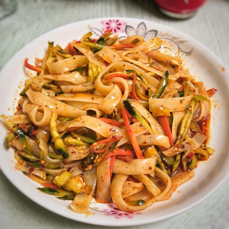 【酸辣凉皮的做法步骤图,酸辣凉皮怎么做好吃】haor爱打杂呀_下厨房