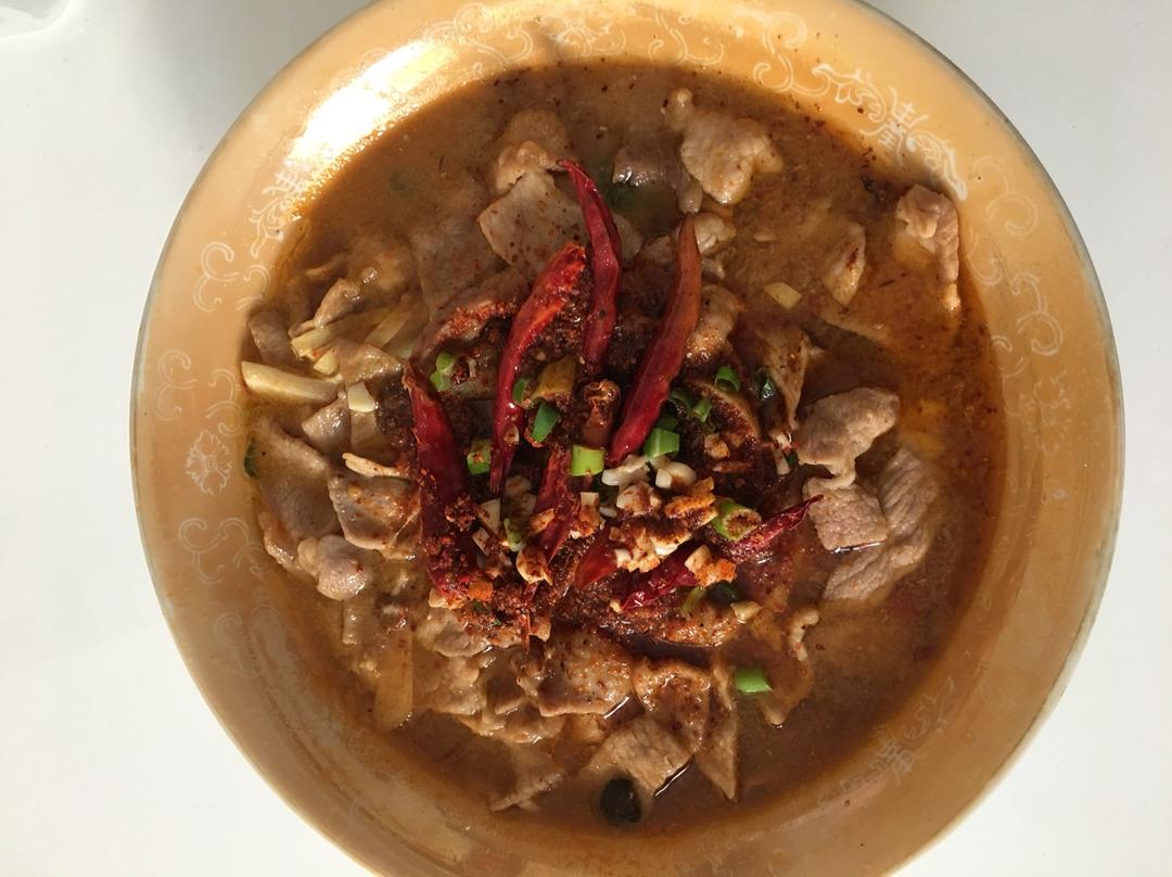 水煮肉片：辣椒的盛宴