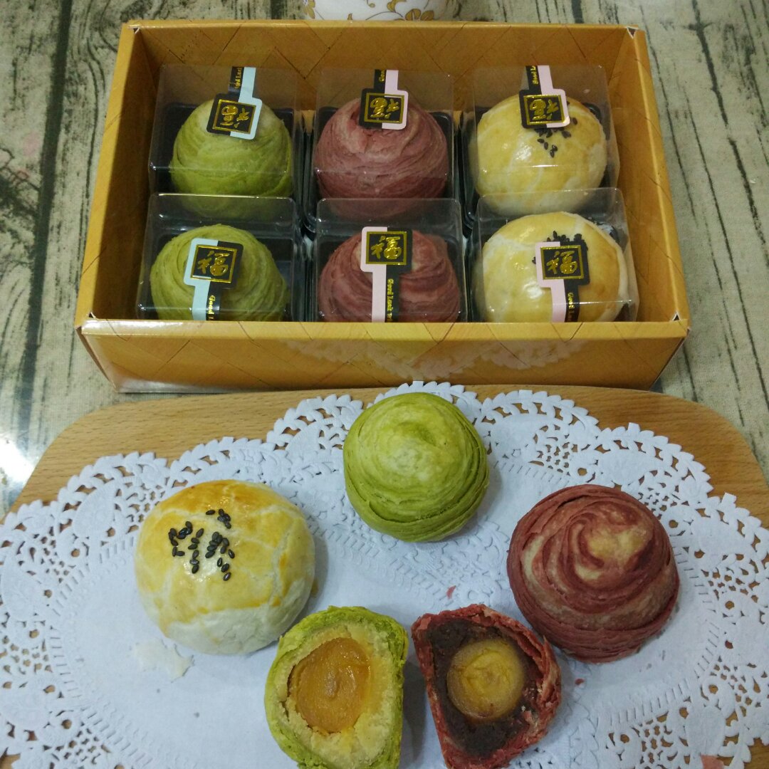 蛋黄酥~紫薯、抹茶、原味~花好月圆，中秋快乐~内附一次做六色蛋黄酥方法~