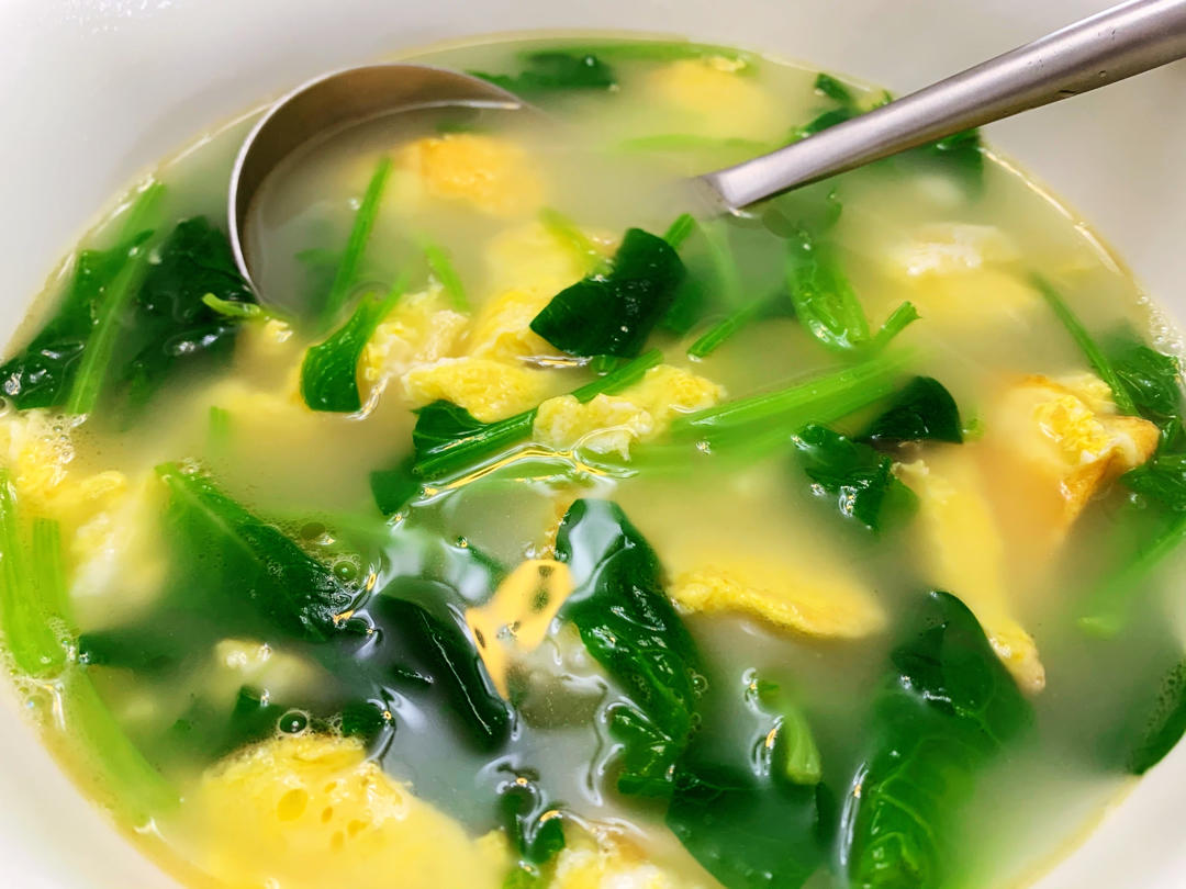 青梅1016做的豌豆尖煎蛋汤