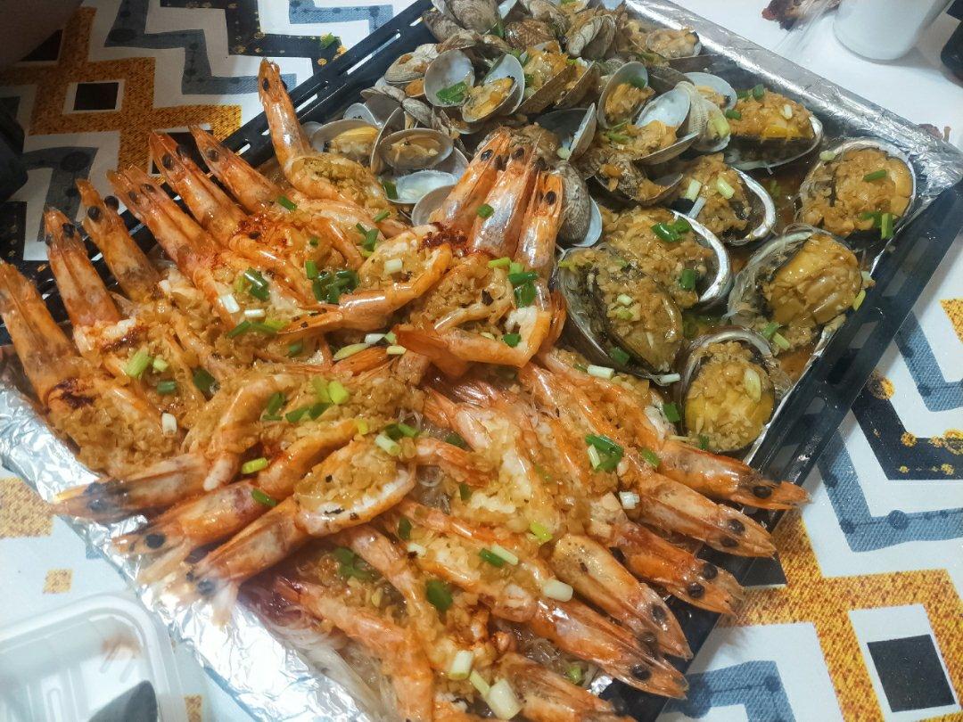 【蒜蓉粉丝蒸双鲜】