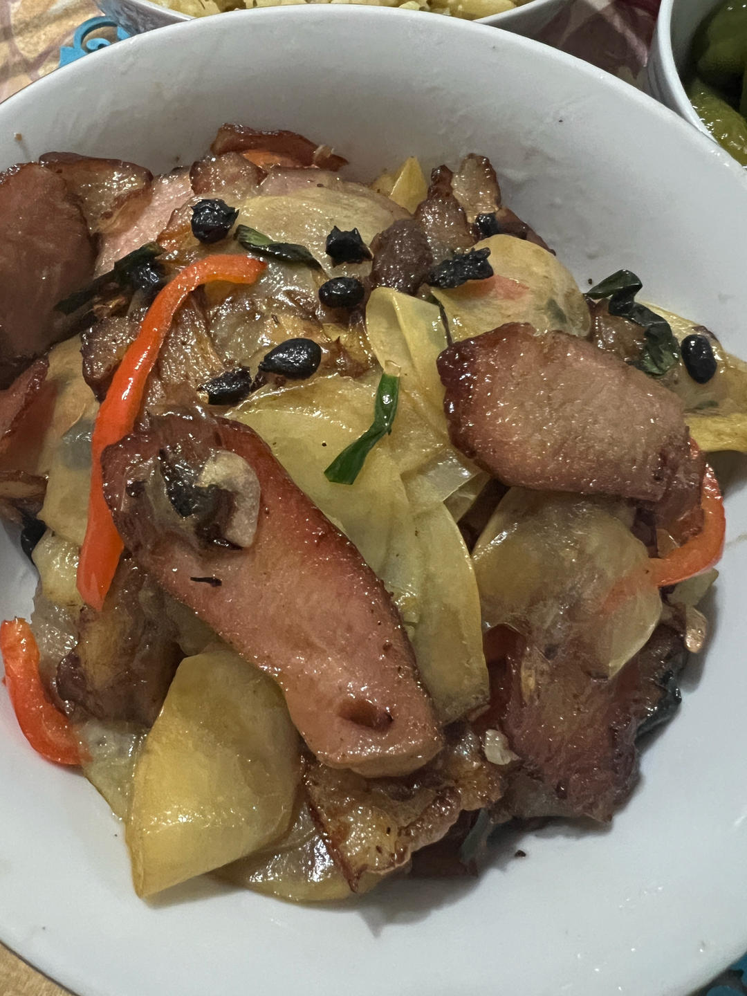 腊肉炒小土豆🥔