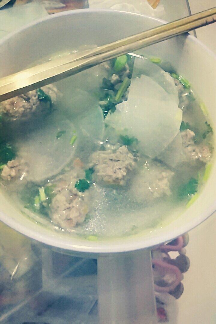 萝卜丸子汤