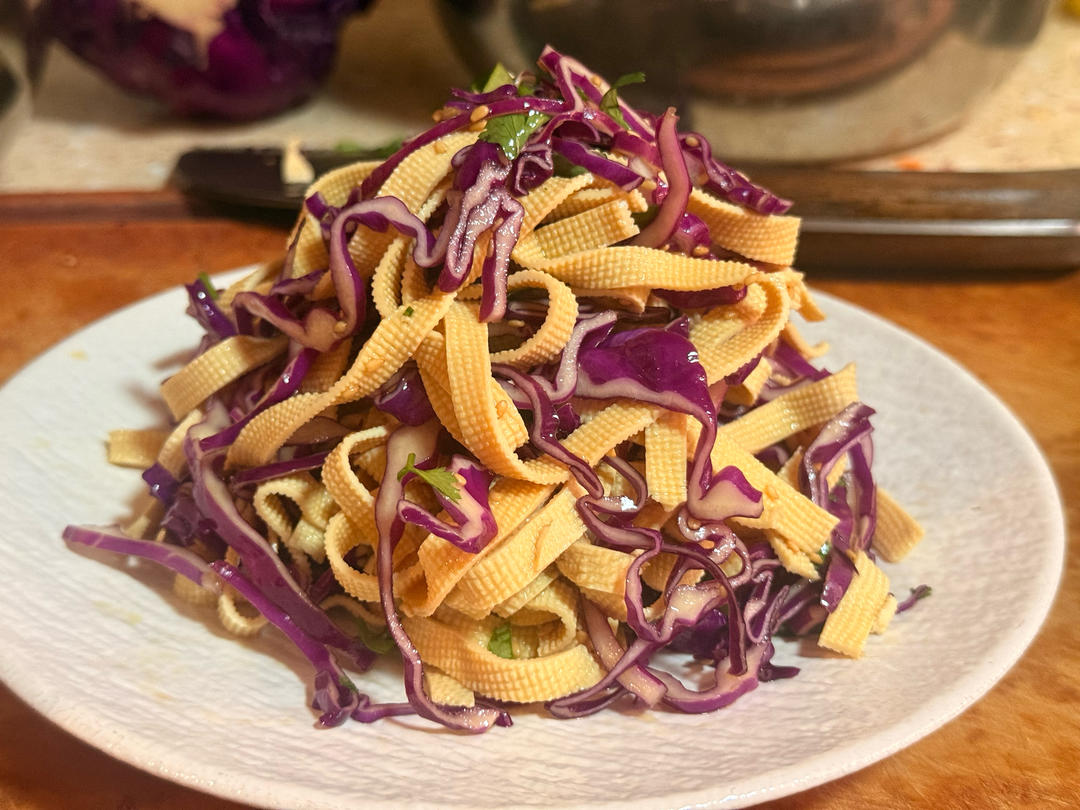 紫甘蓝拌干豆腐丝