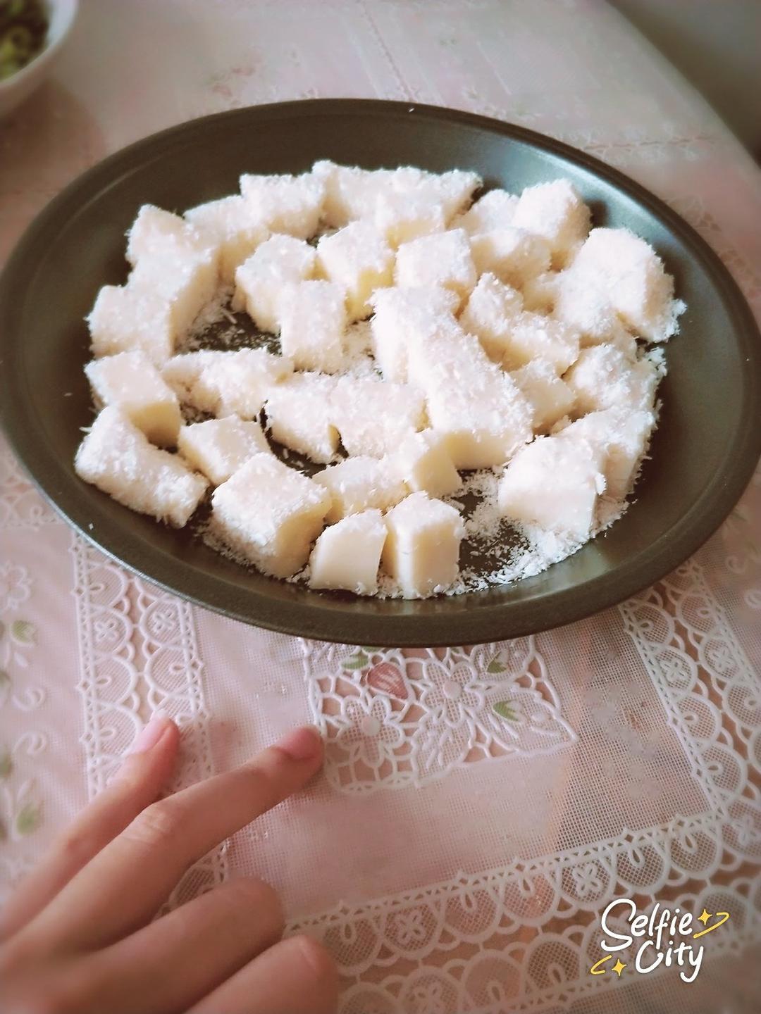 完胜85度C牛奶椰丝小方