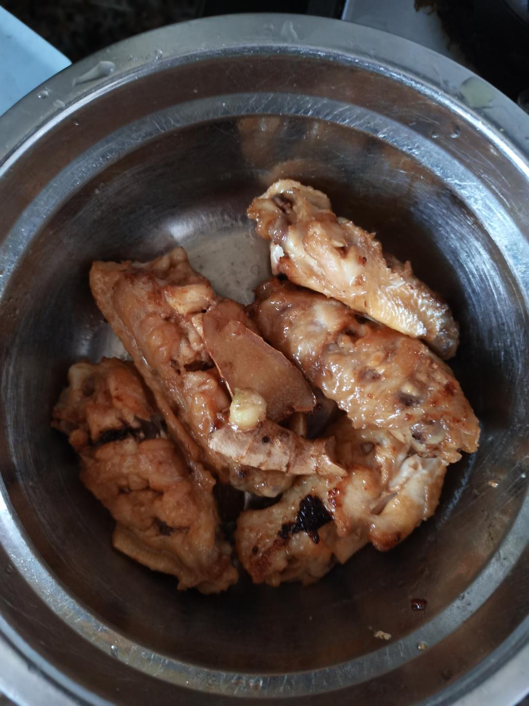 最简单又好吃的酱油鸡翅