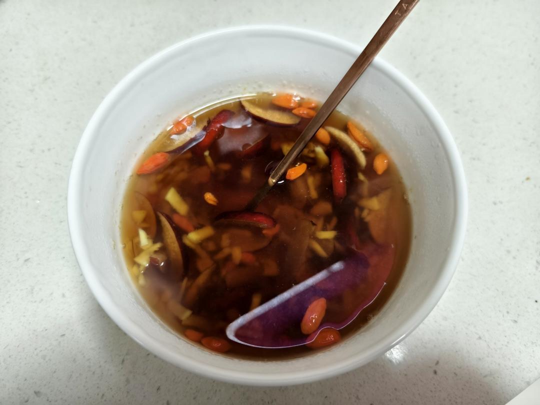 【滋补·姜丝煮黄酒】