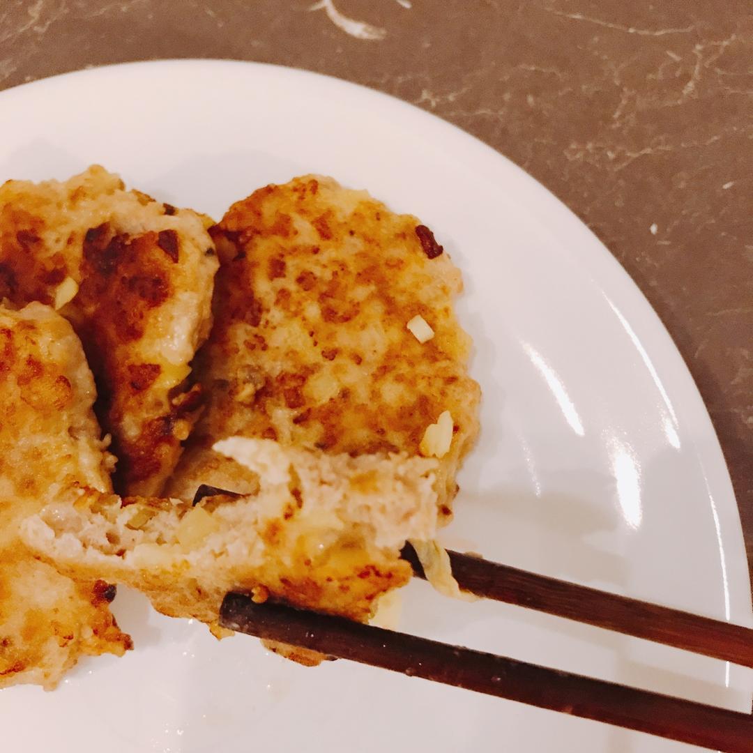 惠小儿做的香煎鸡肉饼