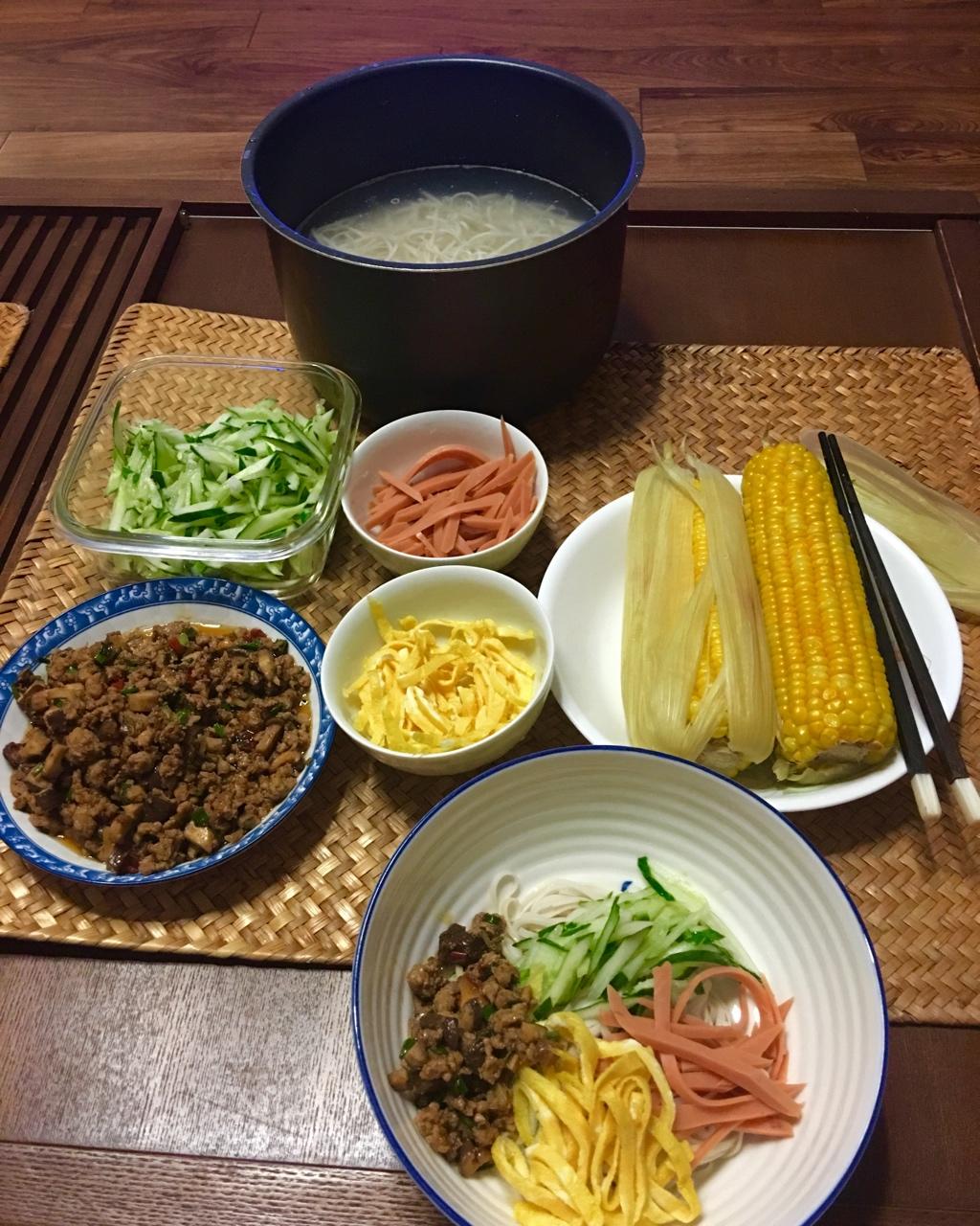 茄子肉末炸酱面