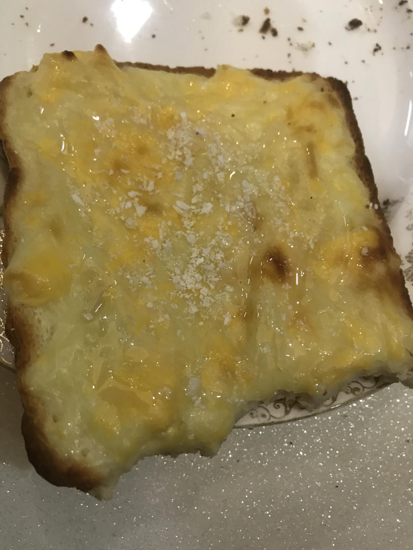 简易早餐：岩烧奶酪吐司