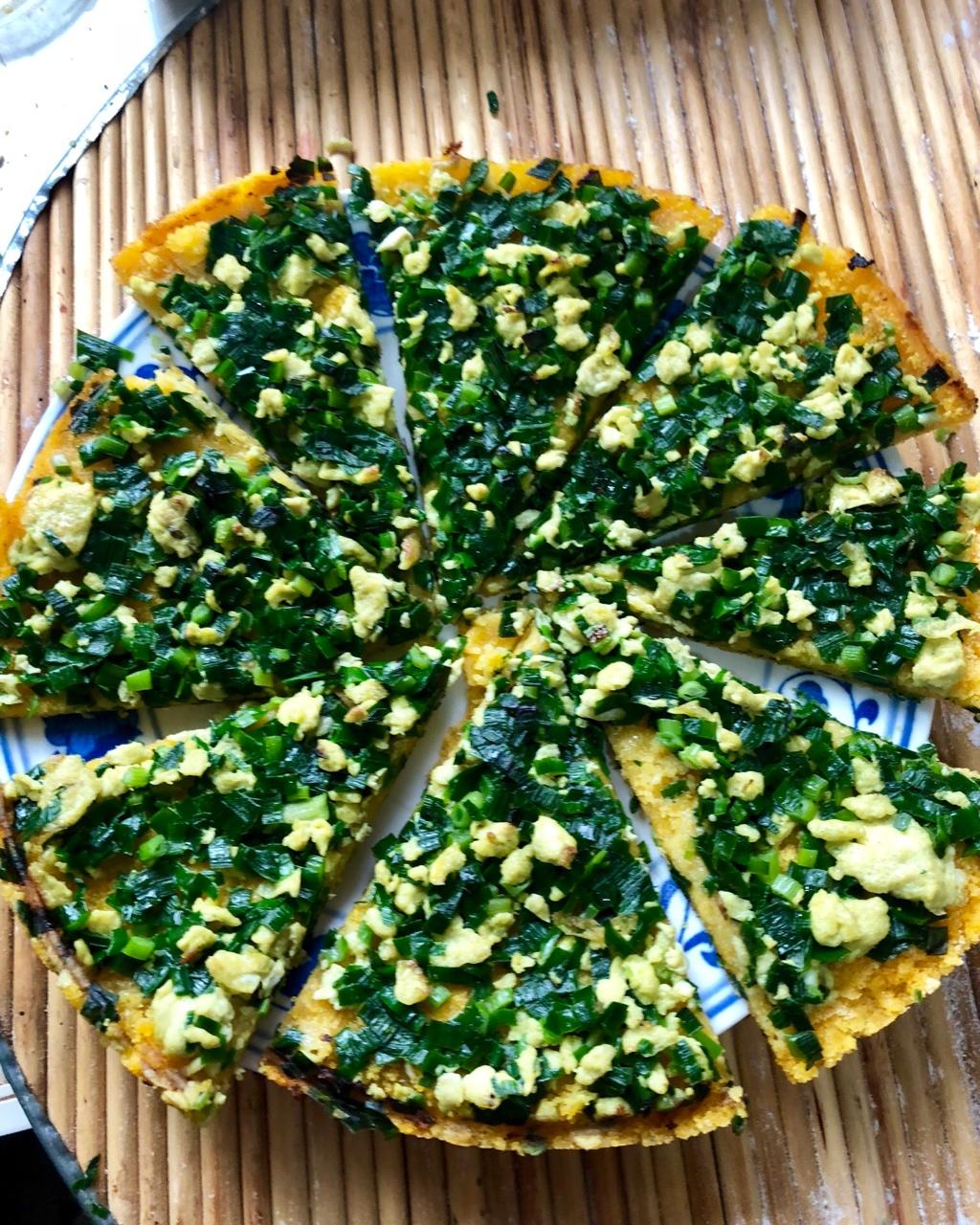 爱做饭的张建国做的韭菜鸡蛋糊饼