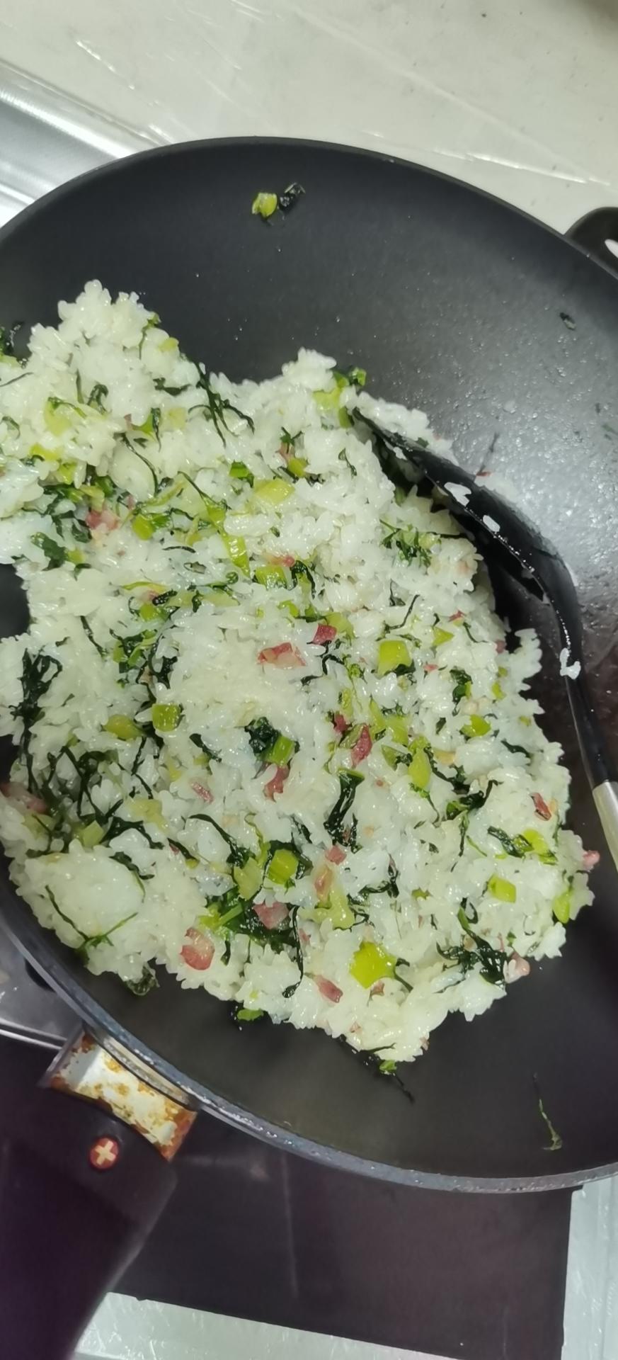 莴笋叶咸肉菜饭