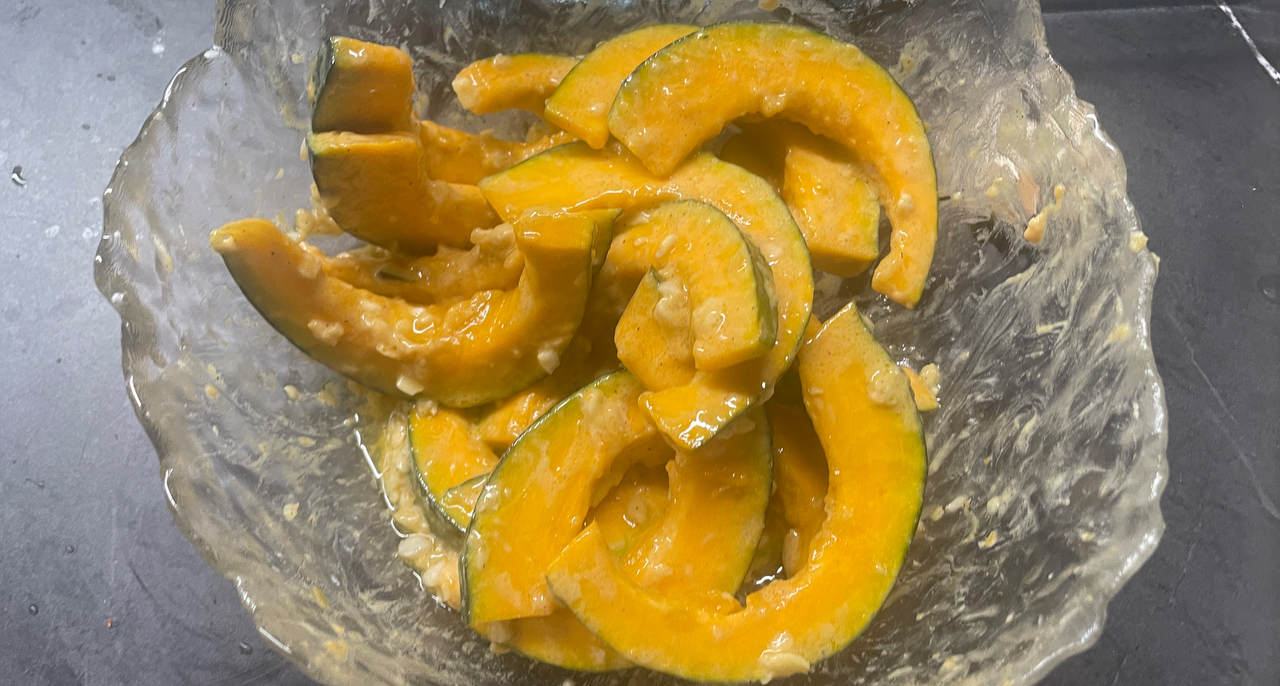 咸蛋黄焗南瓜的做法 步骤3