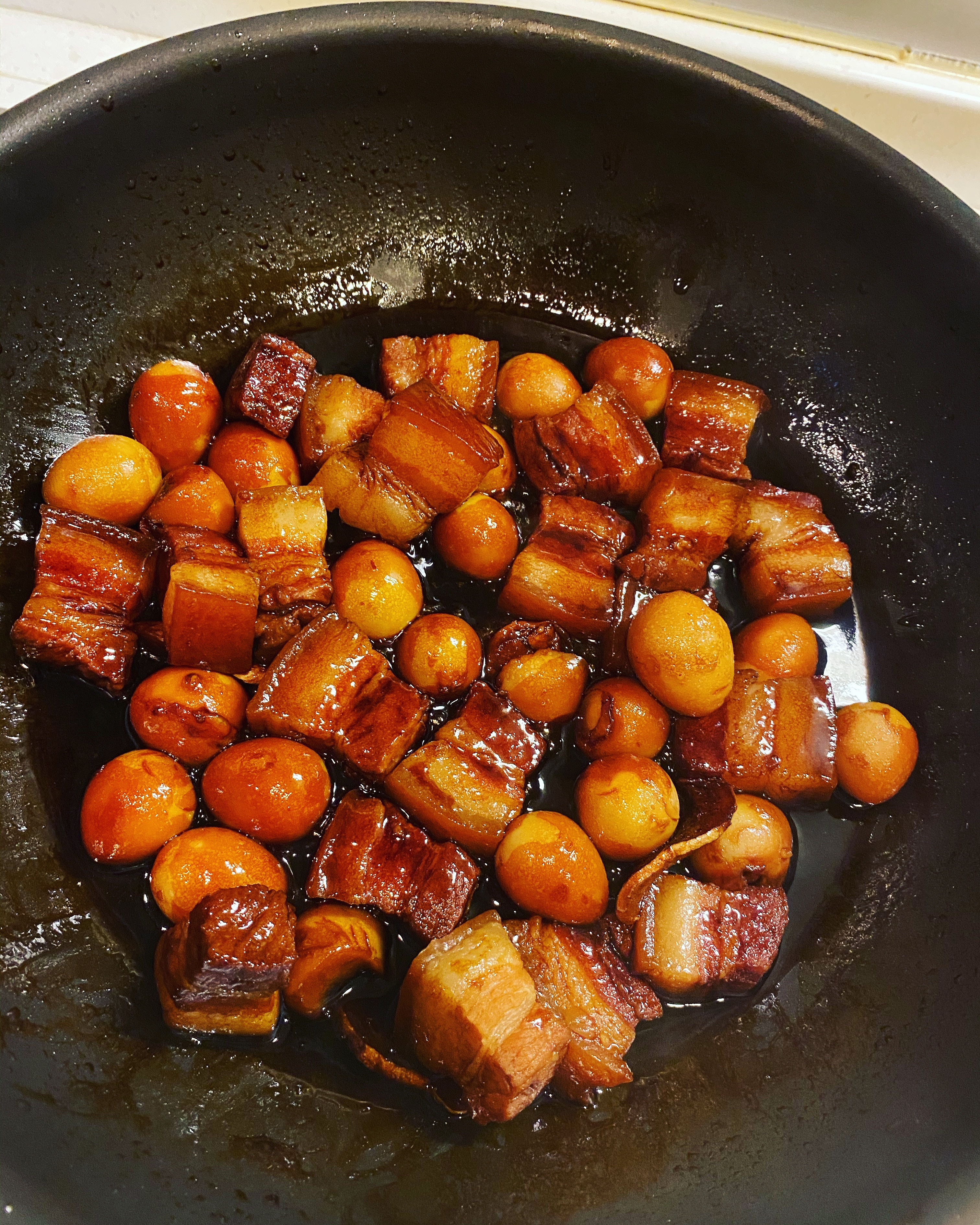 红烧肉卤鹌鹑蛋-小美锅的做法