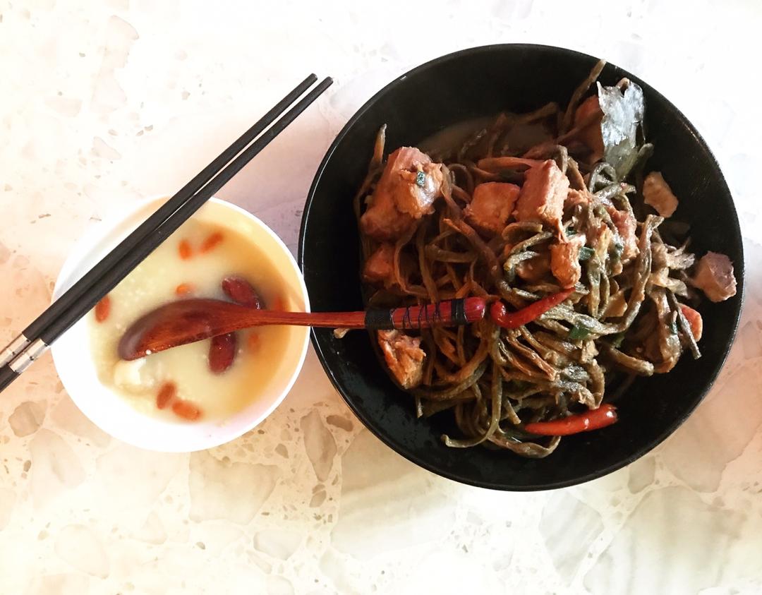 【干豆角炖排骨】