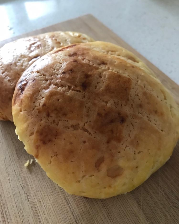 好吃到炸裂的港式菠萝包（附带制作酥皮的小视频）