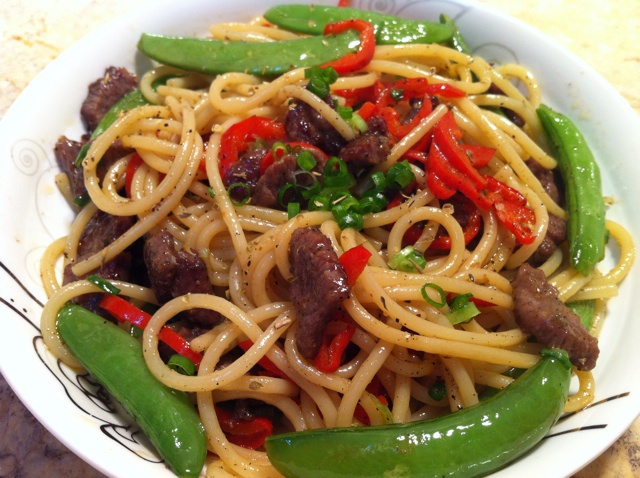 黑椒牛肉炒意粉