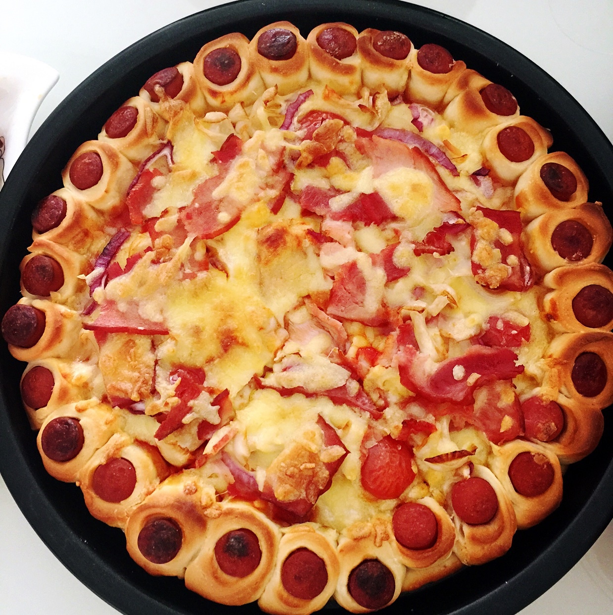 香肠培根花边披萨