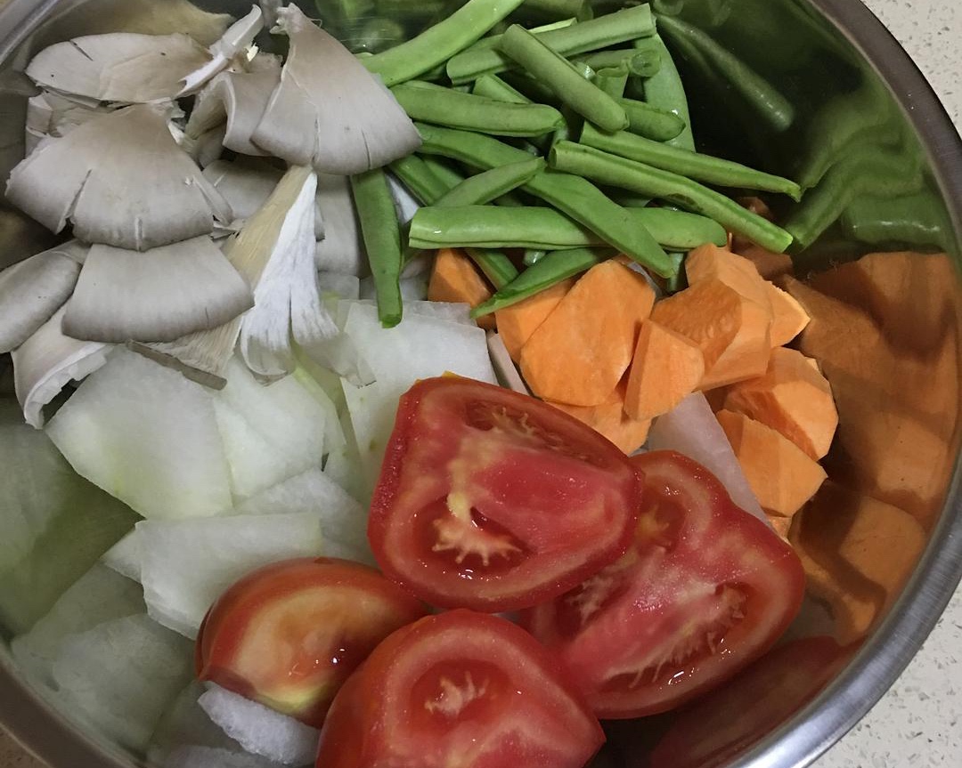 大锅煮蔬菜的做法 步骤2