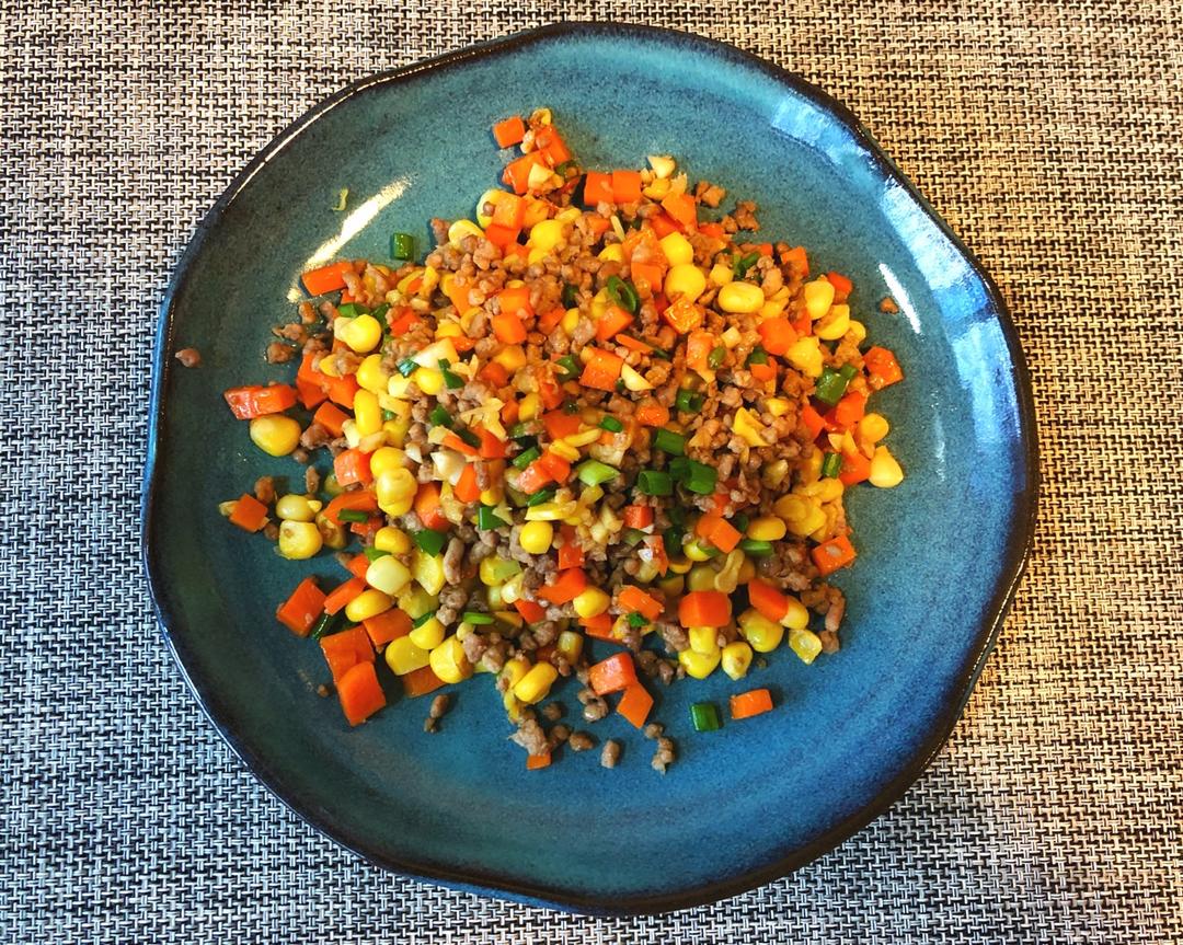 玉米胡萝卜炒肉沬