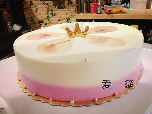 樱花渐变慕斯蛋糕