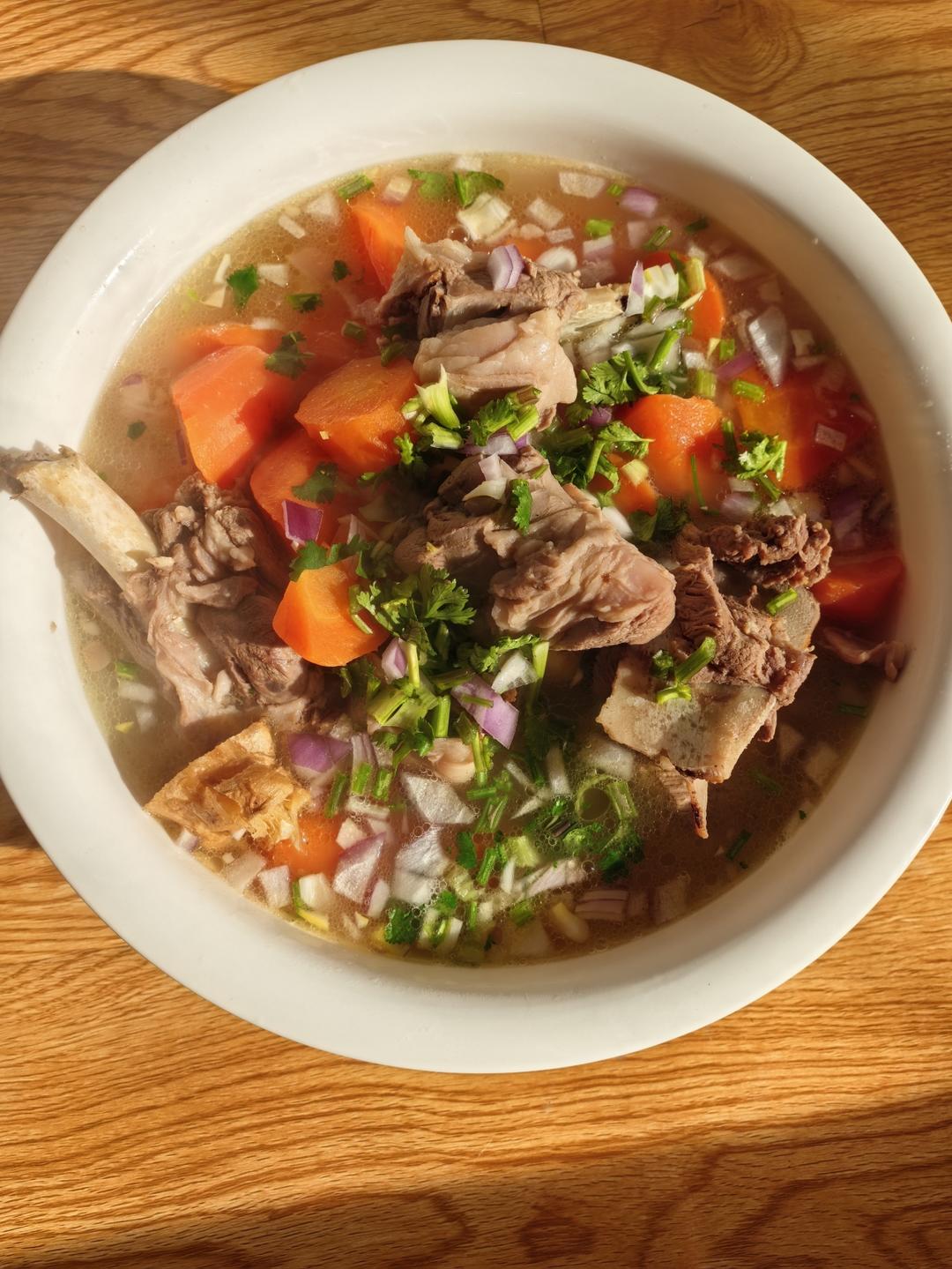 清炖羊肉（新疆家常菜）