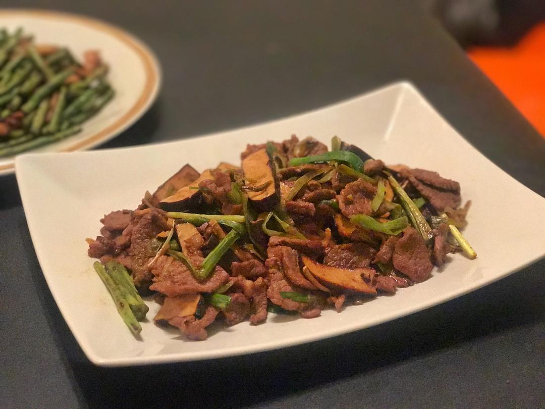 蒜苗炒肉