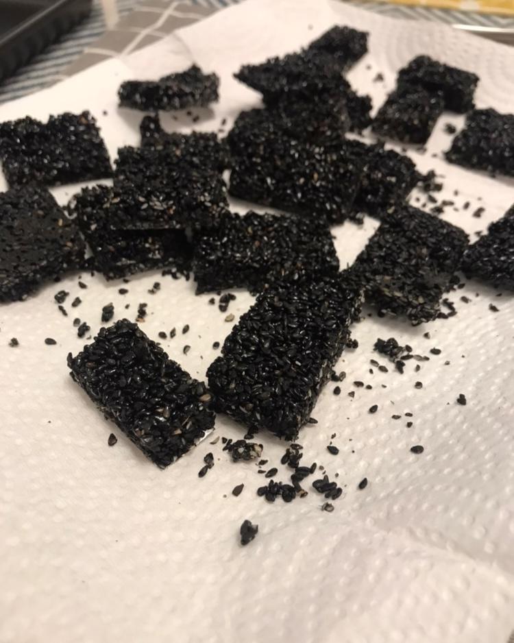 健康黑芝麻薄饼（仅需三步）