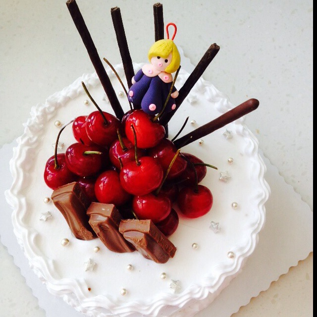 奶油水果装饰蛋糕