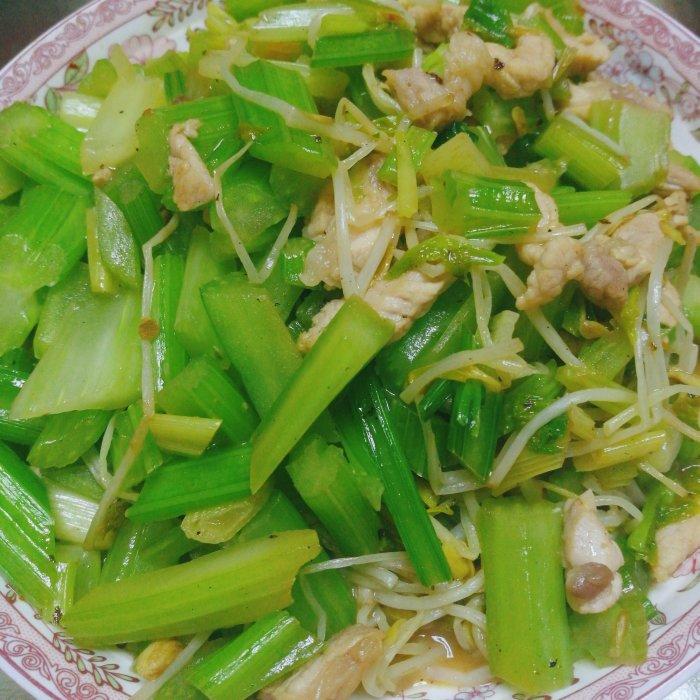芹菜豆芽炒肉丝