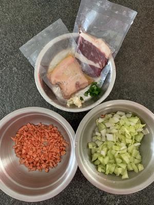 鹅肝牛小排粒杂蔬烩饭的做法 步骤1